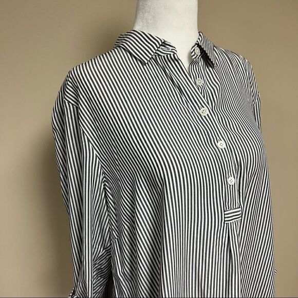 👠J jill grey and white striped top button down top. L - Picture 3 of 6